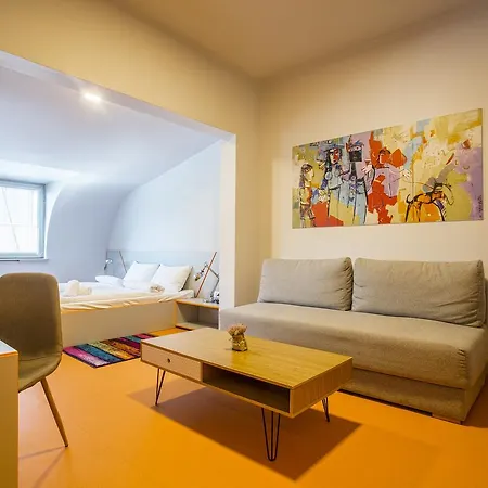 Astra Palace Bed and Breakfast Βελιγράδι