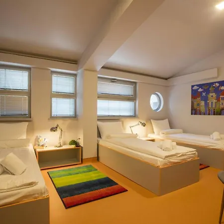 Astra Palace Bed and Breakfast 3*