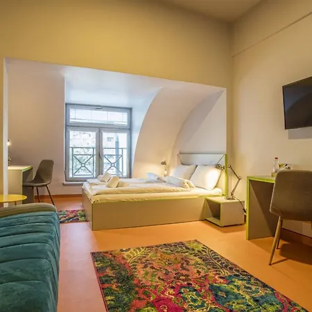 Astra Palace Bed and Breakfast Βελιγράδι